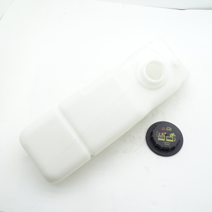 Réservoir de liquide de refroidissement 6732375 adapté à Bobcat - Product Image 1