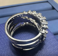 Bague de princesse en spirale avec zircone cubique blanche plaquée rhodium de luxe, bijoux tendance
