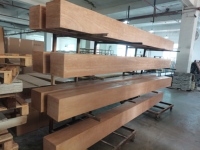 Panneaux de faux faisceaux en plastique à installation rapide Pierre PU en bois imperméable pour murs intérieurs et appartements avec surface texturée