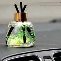 Diffuseur de parfum floral léger 120 ml sans flamme pour voiture, arôme longue durée, ornement décoratif pour l'intérieur de la voiture, à fixer sur le siège