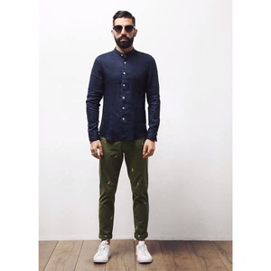 <span class=keywords><strong>Camicia</strong></span> da uomo con bracciale diverso personalizzato OEM MTM <span class=keywords><strong>su</strong></span> <span class=keywords><strong>misura</strong></span> camicie casual con colletto a fascia da uomo - Product Image 4