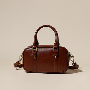 Bolso de Mujer de Cuero Genuino Vintage, Impermeable, Moderno y a la Moda, Tipo Cesta, de Hombro o Cruzado - Product Image 1