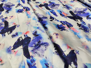 Tela Satén Estampada 100% Poliéster Suave y Lisa Multicolor para Manualidades de Costura, Diseño de Vestidos de Novia y Decoración - Product Image 5