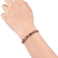 Gelang Anti Lelah Magnetik Satu Baris Tembaga Merah Murni Artistik Mode Retro Terlaris untuk Wanita, Model Ekor Ikan, Dapat Disesuaikan