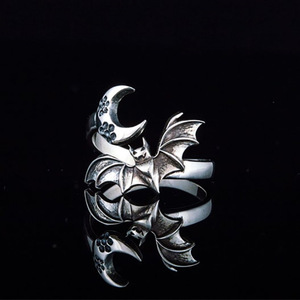 Bague chauve-souris vintage gothique unisexe ajustable, bijou fantaisie créatif et tendance - Product Image 1