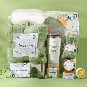 Coffret Cadeau Spa de Luxe <span class=keywords><strong>pour</strong></span> Femme : <span class=keywords><strong>Kit</strong></span> de Relaxation et Soin Personnel avec Couverture, Gobelet, Bougie et Masque <span class=keywords><strong>pour</strong></span> les Yeux – Un Câlin dans une Boîte <span class=keywords><strong>pour</strong></span> Anniversaire et Noël - Product Image 2