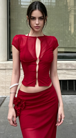 Haut court rouge moulant d'été en maille transparente de spandex et dentelle, sexy, élégant, pour club, avec manches courtes, fermetures à agrafes et dos complexe à multiples bretelles