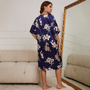 Pijamas de talla grande para mujer en la sección larga del vestido de Jersey estampado, nueva ropa de verano para el hogar, camisones de seda helada - Product Image 3