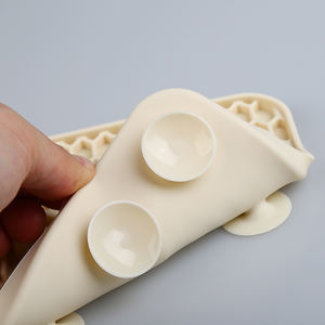 Bol à alimentation lente en silicone avec séparateur pour nourriture humide pour animaux de compagnie - Product Image 3