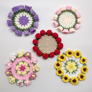Sous-verres au crochet faits main, motifs bouquet de roses, muguet et tournesol, sous-verres floraux créatifs tricotés - Product Image 1