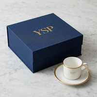 Boîte magnétique bleu marine personnalisable avec logo, conteneur rigide haut de gamme avec doublure en tissu satiné pour service à thé en céramique, vente en gros