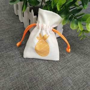 Pochette à bijoux en toile de coton à double aiguille recyclable avec options personnalisables pour le rangement des bijoux et des accessoires - Product Image 1