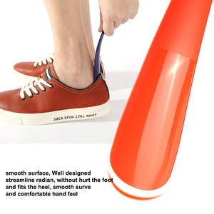 Vente en gros Chausse-pied en plastique durable Lève-chaussures portable à usage domestique quotidien enfants adultes petit outil d'aide à la chaussure facile à porter - Product Image 3