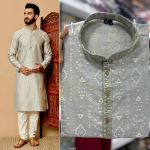 Premium Ethnic Wear Collection Hommes Kurta Pyjama Tissus Jacquard En Soie Avec Fantaisie Travail Readymade Kurta Pyjama - Product Image 5
