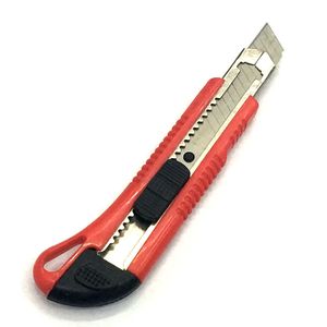 Couteau à papier rétractable de sécurité en gros de l'usine YONGHENG, lame détachable, couteau utilitaire avec poignée en plastique - Product Image 1