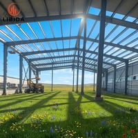 Hangar agricole préfabriqué en acier léger, résistant à la neige épaisse, aux vents forts et aux tremblements de terre, pour l'élevage et l'entreposage de bétail