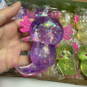 Jouets sensoriels anti-stress en maltose en gros, jouets à presser amusants avec paillettes, jouets fidget Axolotl - Product Image 5