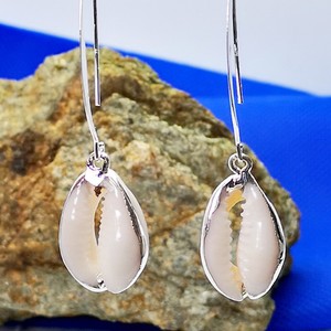 Boucles d'oreilles classiques en forme de coquillage de plage plaquées or, bijoux d'été en forme de conque et d'escargot - Product Image 5