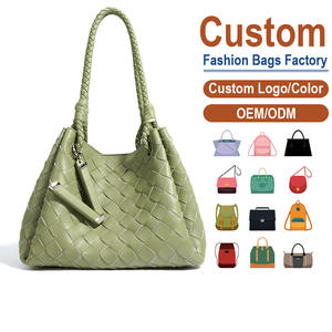 Bolso de hombro de cuero de grano completo verde para mujer – Asa trenzada con textura tejida y hebilla plateada. El regalo perfecto de San Valentín para ella. - Product Image 1