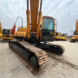 Excavatrice d'occasion Hyundai 330LC-9S de 33 tonnes, modèle 2023, avec composants essentiels (moteur, boîte de vitesses, pompe), rapport fourni - Product Image 5