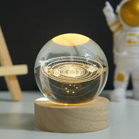 Lampe de nuit USB en cristal 3D à succès, base en bois, décor lumineux, système solaire, lampes de nuit LED, décoration de bureau, décoration de la maison