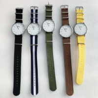 Montres en cuir pour femmes à la mode, vente en gros, montres pas chères en vrac, montre pour femme Genève, montre super clone personnalisée