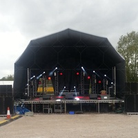 Tente de Scène Gonflable Extérieure Imperméable et Durable en Gros, Taille Personnalisable pour Événements et Concerts