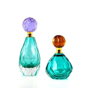Botellas de Perfume de Cristal de Lujo de 50ml/100ml, Recargables, Ecológicas, con Forma Grabada, Estilo Moderno, Caja de Regalo para Bodas - Product Image 1