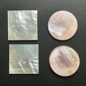 Gemas de Alta Calidad Láminas de Nácar Rosa Redondas Tipo Moneda de 30x0.5mm y Cuadradas de Nácar Blanco Natural de 30x30x0.5mm Precio - Product Image 1