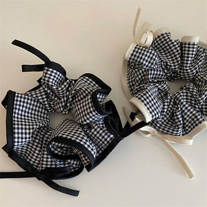 Arc à carreaux noir et blanc vintage coréen avec grand bandeau pour cheveux - Product Image 6