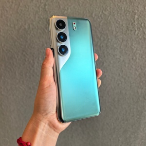 Tecno Camon40Pro โทรศัพท์มือถือรุ่นใหม่ หน่วยประมวลผลแบบ Octa Core รองรับ LTE/CDMA หน้าจอ LED รองรับซิมคู่ ภาษาฝรั่งเศส/สเปน/อังกฤษ - Product Image 3