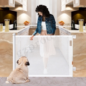 PRODIGY SG021 Puerta de Seguridad Retráctil Ajustable para Perros, Gatos, Niños y Mascotas Pequeñas con Cierre de Botón - Product Image 5