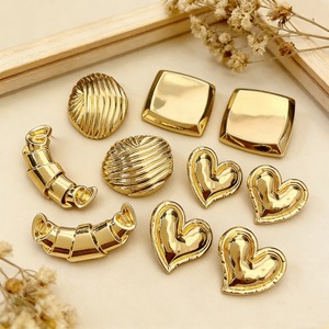 Pendientes de Moda con Forma de Corazón, Chapados en Oro, Aleación de Zinc, Joyería Moderna para Mujer, Fiesta, 2026 - Product Image 1