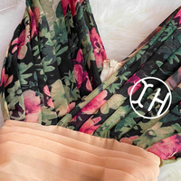 Vente en gros d'été rouge fleur imprimée robe trapèze pour dames décontracté sans manches plissé col en V Maxi robes en mousseline de soie