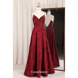 Robe de mariée de soirée moderne Aline col V sans manches à bretelles spaghetti imprimée Nouvelle mariée vin rouge Banquet tempérament fait Satin - Product Image 1