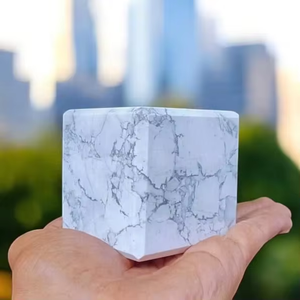 Cubo de piedra de howlita, artesanía de ágata natural con cristales semipreciosos en tonos tierra, ideal para decoración del hogar y espacios de meditación - Product Image 3