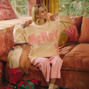 Sweat-shirt en molleton French Terry pour femme, blanc crème, avec lettres roses, col rond, fente latérale et nœud, style boutique, pour les fêtes de Noël - Product Image 1