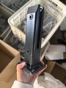 מחיר נמוך נירוסטה מתכווננת spigot clamp זכוכית balster עגול מרובע spigots - Product Image 4