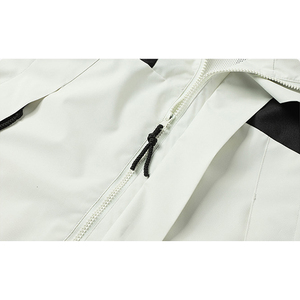 Chaqueta Impermeable Unisex para Senderismo, Delgada, Personalizada con Gorro, 100% Poliéster, Puños con Velcro, Cierre de Cremallera, Diseño Colorblock - Product Image 4