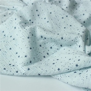 Tissu en mousseline de coton froissé double épaisseur imprimé, lavé au sable, léger, absorbant et thermocollant 216829 pour les couvertures de bébé - Product Image 2