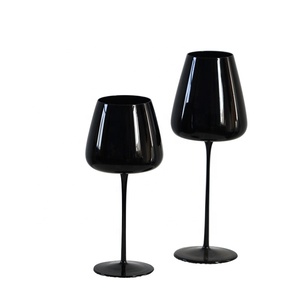 <span class=keywords><strong>Verre</strong></span> à <span class=keywords><strong>vin</strong></span> moderne durable de 250 ml, soufflé à la main, noir et rouge, de luxe haut de gamme, sans plomb, en gros, populaire - Product Image 1