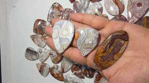 พลอยอะเกตธรรมชาติแบบ Crazy Lace หลากสี รูปทรง Cabochon สำหรับทำเครื่องประดับ คุณภาพดีเยี่ยม แบบ Opalescent Third ขายส่ง - Product Image 3