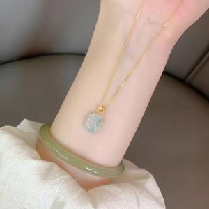 Collar con Colgante Pequeño de Pi Xiu de Jade Hetian, Amuleto de la Suerte, Corto y Moderno, Regalo para Novia - Product Image 3