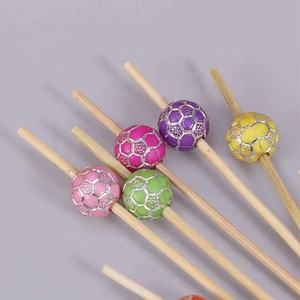 Fournitures d'hôtel brochettes décoratives pics à cocktail de football colorés cure-dents en bambou - Product Image 3