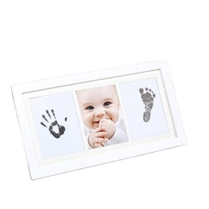 Nouveau cadeau pour bébé garçon ou fille, kit d'empreintes de mains et de pieds sans encre avec logo personnalisé, cadre photo en bois pour souvenir - Product Image 1