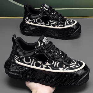 รองเท้าผู้ชายแบบสั่งทำพิเศษสำหรับฤดูใบไม้ผลิและฤดูร้อน พื้นหนา ยืดหยุ่นได้ ใช้งานได้หลากหลาย สไตล์สปอร์ตและลำลอง ไซส์ใหญ่พิเศษ - Product Image 1