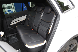 <span class=keywords><strong>Ford</strong></span> Equator Sport Extreme EcoBoost 2023 Usado, SUV Grande, Bajo Consumo, Color Negro Shadow Warrior, Estable y Duradero para Caminos Difíciles en África - Product Image 4