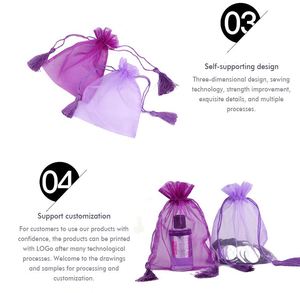 Sacs cadeaux en organza satiné écologiques avec cordon de serrage, impression de logo personnalisée en relief, pas chers pour Noël - Product Image 6