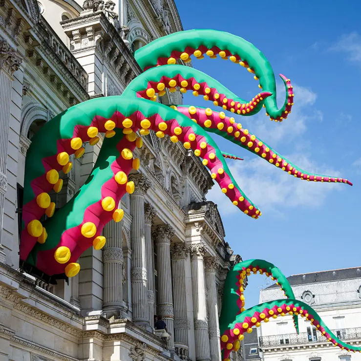 Tentacule de poulpe gonflable personnalisé 3 _ 7 mètres de haut pieds de seiche verte pour la décoration de bâtiments jouets sur le thème de l'océan