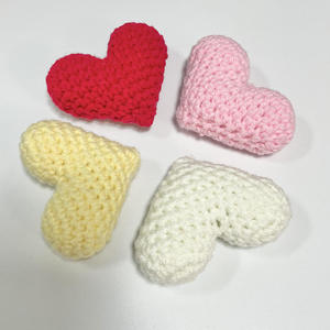 Porte-clés en forme de cœur fait main au crochet, cadeaux inspirants pour les relations à distance - Product Image 6